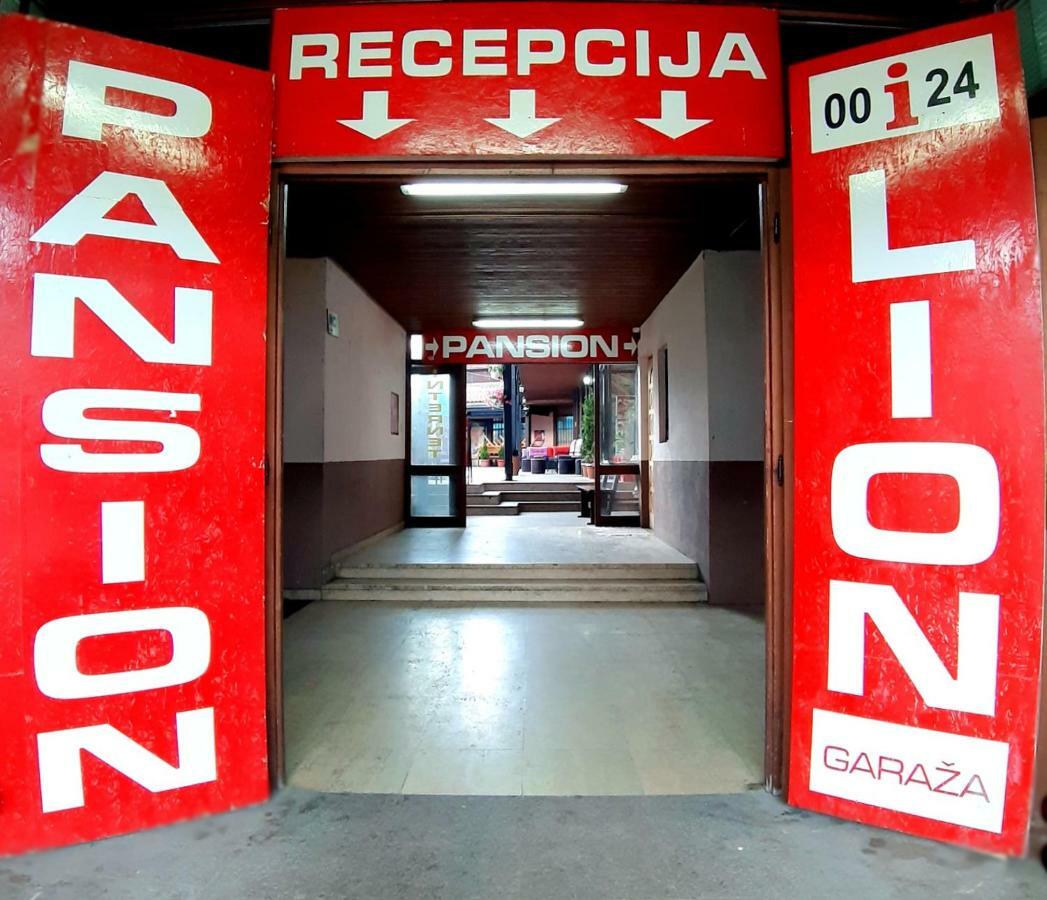 Hostel Pansion Lion SJJ Exteriör bild